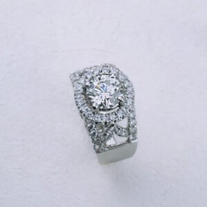 Royal Style Diamond Ring